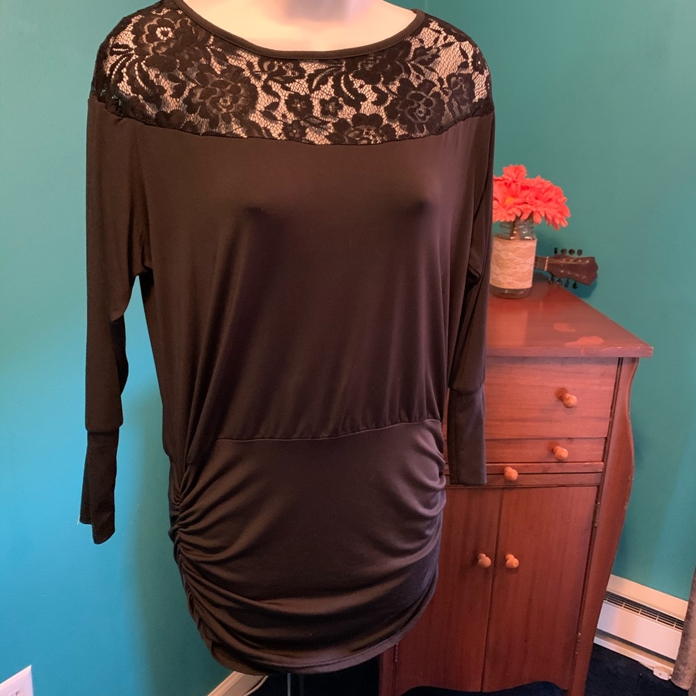 Black tunic/top lace yoke-medium - Picture 2 of 6
